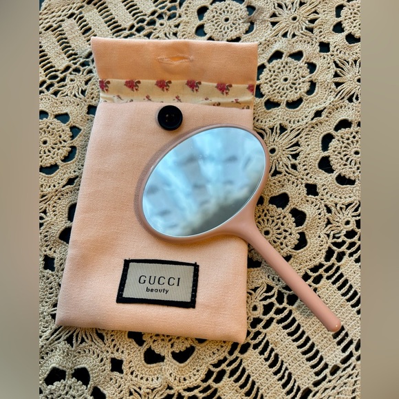 Gucci Beauty Blush Pink Beauty Pouch and Mirror - Picture 2 of 6